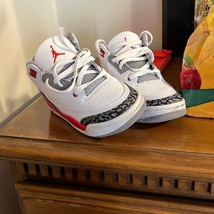 Jordan's nike air fire red